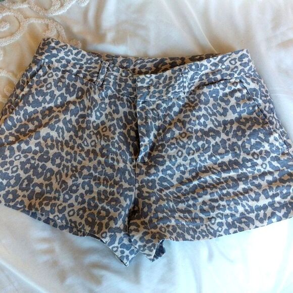 Cynthia Rowley Linen Leopard Shorts - Picture 2 of 13